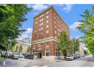 Photo #1: 371609474 Listing