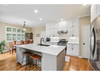 Photo #4: 371833314 Listing 