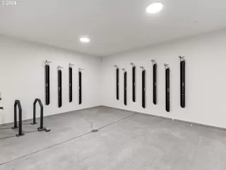 Photo #5: 372008770 Listing