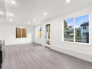 Photo #5: 372888826 Listing