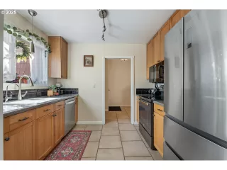 Photo #3: 373155190 Listing 