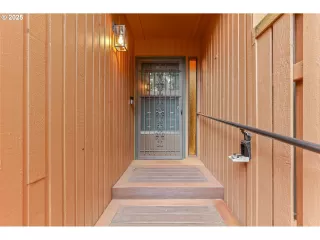 Photo #1: 373355356 Listing