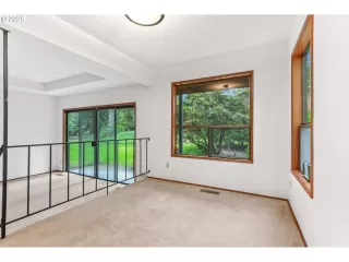 Photo #3: 373355356 Listing