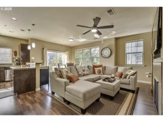 Photo #1: 373741306 Listing 