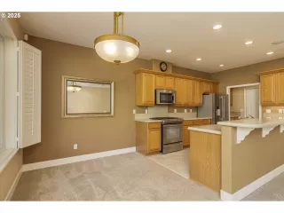 Photo #2: 373742979 Listing 