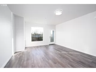 Photo #1: 373753683 Listing