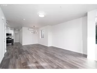 Photo #2: 373753683 Listing