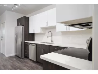 Photo #6: 373753683 Listing