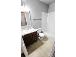 Photo #3: 374036122 Listing