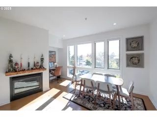 Photo #5: 374229539 Listing 