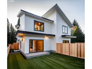 Photo #2: 374423722 Listing