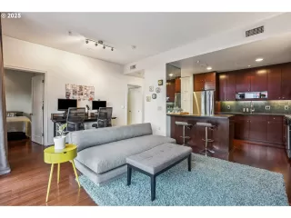 Photo #5: 374488628 Listing 