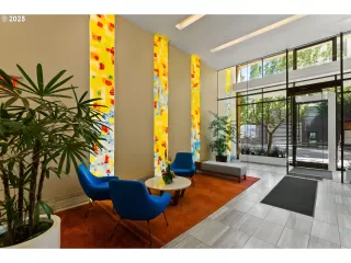 Photo #3: 374566562 Listing