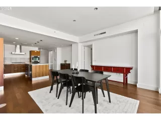 Photo #5: 374566562 Listing