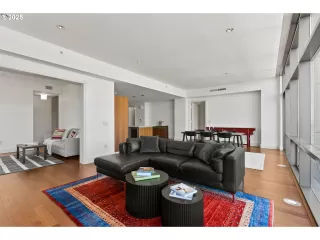 Photo #6: 374566562 Listing