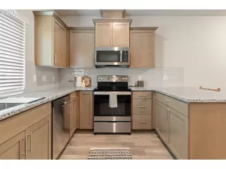 Photo #6: 374805351 Listing