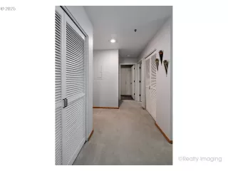 Photo #5: 374822418 Listing