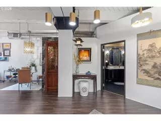 Photo #6: 375246352 Listing