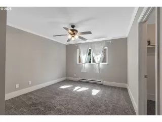 Photo #6: 375247927 Listing