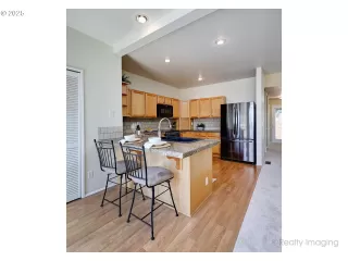 Photo #2: 375574509 Listing