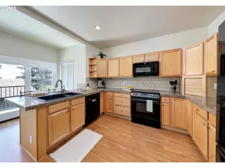 Photo #4: 375574509 Listing