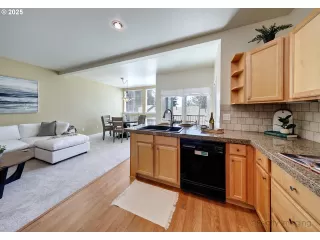 Photo #5: 375574509 Listing