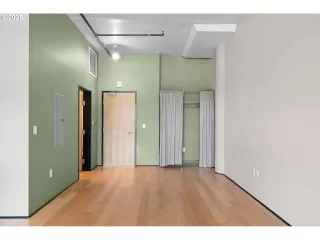 Photo #4: 375872520 Listing