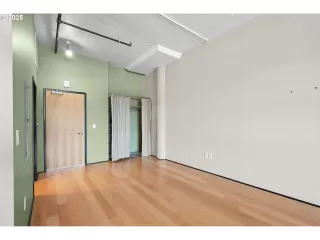 Photo #5: 375872520 Listing