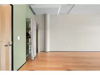 Photo #6: 375872520 Listing