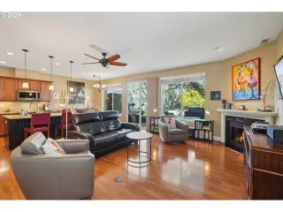 Photo #3: 376203380 Listing