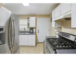 Photo #1: 376321593 Listing