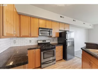 Photo #5: 376395071 Listing 