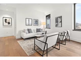 Photo #5: 376514689 Listing