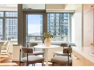 Photo #3: 376552596 Listing 