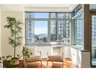 Photo #4: 376552596 Listing 