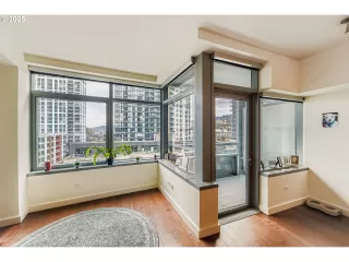 Photo #6: 376662900 Listing 