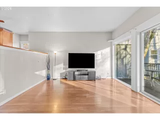 Photo #3: 377397732 Listing 