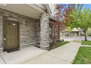 Photo #3: 377606073 Listing 