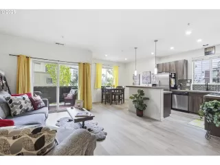 Photo #6: 377606073 Listing 