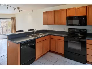 Photo #3: 377770367 Listing