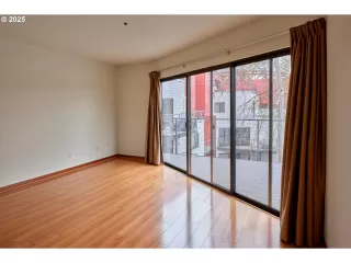 Photo #5: 377770367 Listing