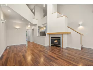 Photo #6: 378185614 Listing