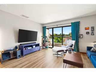 Photo #6: 378502999 Listing