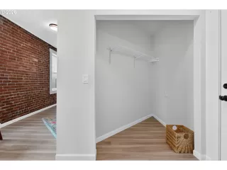 Photo #5: 378732987 Listing