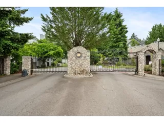 Photo #1: 378784962 Listing