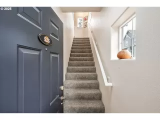 Photo #4: 378784962 Listing