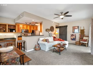 Photo #5: 378784962 Listing