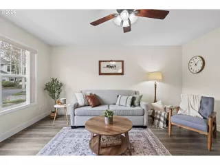 Photo #4: 378830285 Listing 