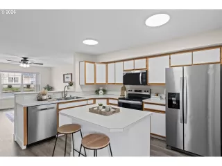 Photo #6: 378830285 Listing 