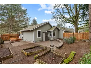 Photo #2: 379091546 Listing 